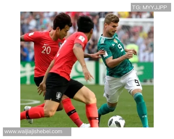 李鸣宇：从草根球员到足球明星的奋斗历程与荣耀时刻